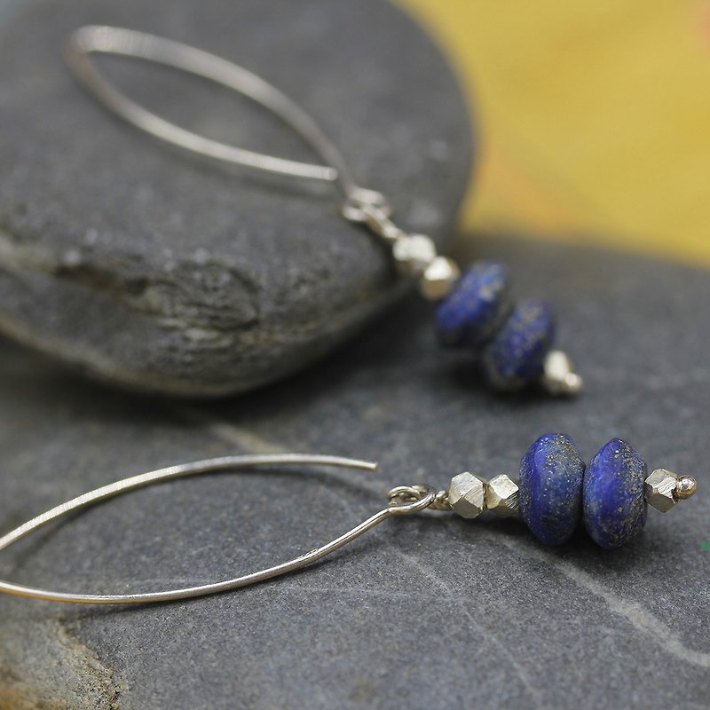 Silver and lapis lazuli beads elliptical hook earrings (E0188A) - ต่างหู - เงิน สีเงิน