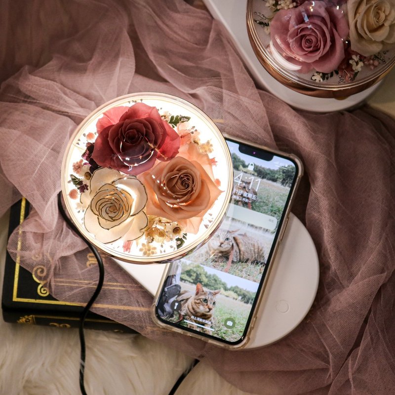 [Meet Eternity] There are 26 models of the new Everlasting Flower wireless charging table lamps, and leather carvings can be purchased as an add-on - Dried Flowers & Bouquets - Plants & Flowers 