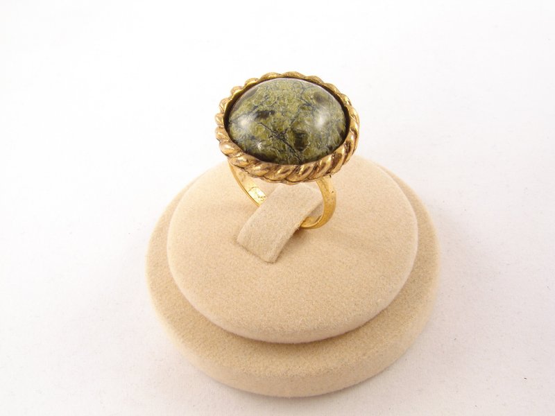 Olive Green Serpentine Adjustable Ring Large Round Green Stone Gold Jewelry Ring - 戒指 - 半寶石 綠色