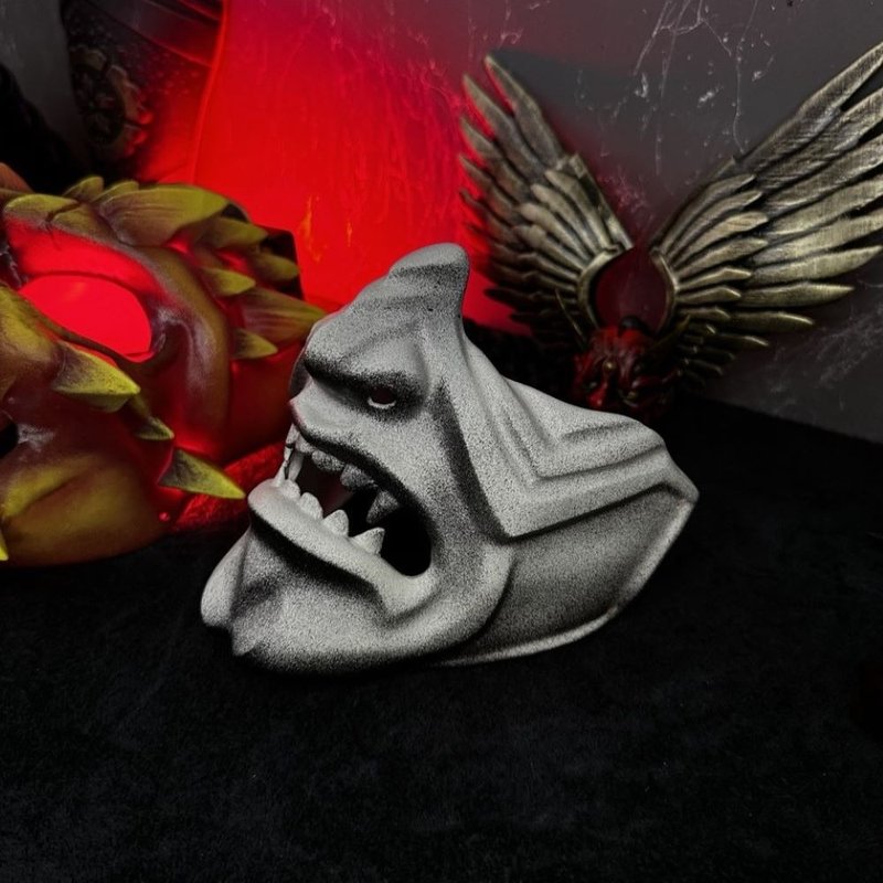 Grey Samurai Mask, Samurai Mempo Mask, Gray Japanese Oni Demon Mask - 口罩/口罩收納套 - 樹脂 灰色