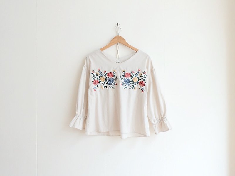 Vintage on / Electric embroidery tops no.35 tk - Women's Tops - Other Materials White