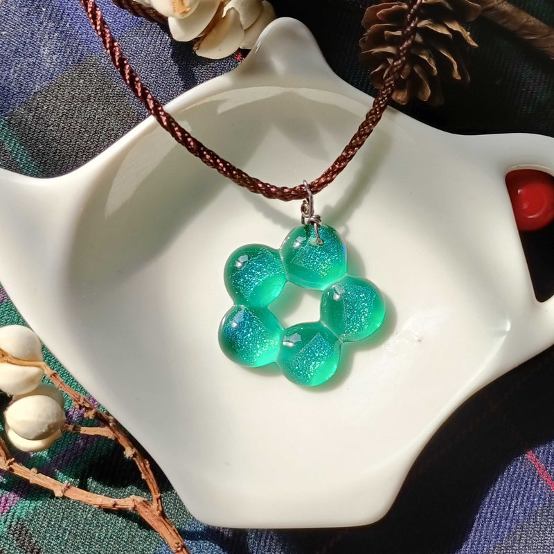 Glazed Flower Necklace~Light Green Sweet Flower~ - Necklaces - Colored Glass Green