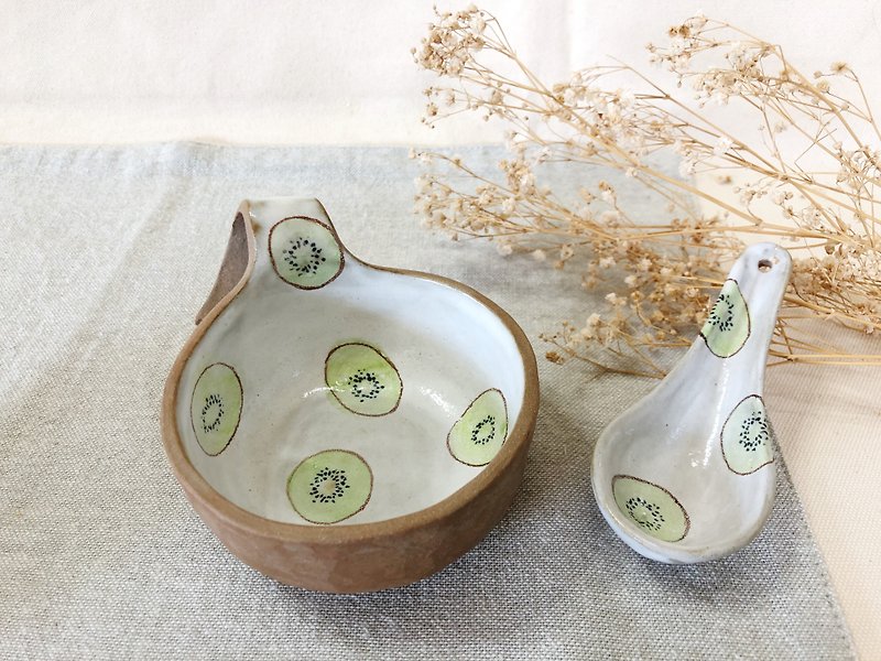 手作りの陶器とスプーンセット-キウイスタイル
