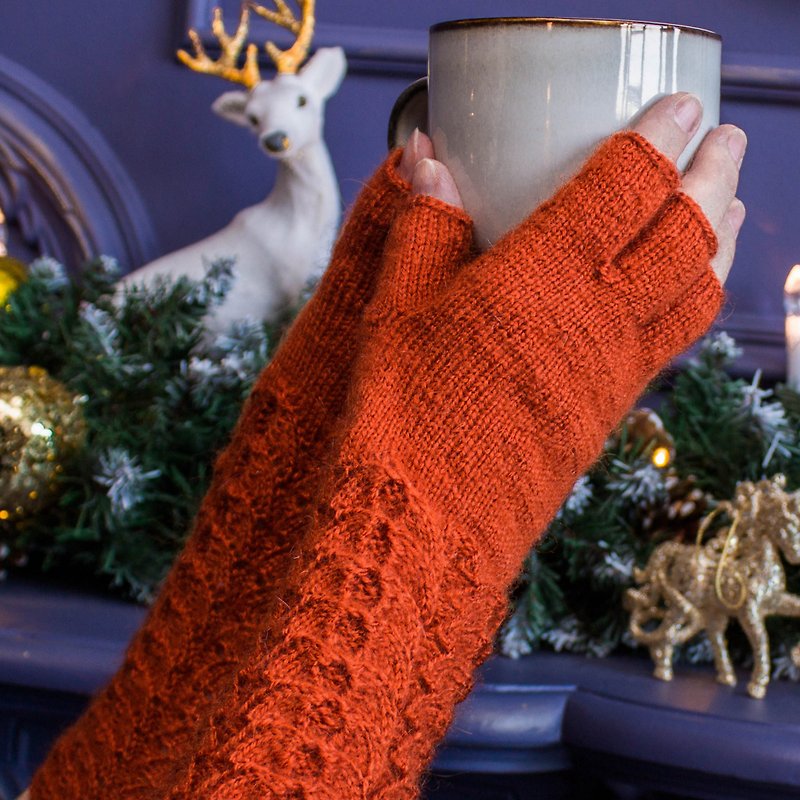 Orange gloves adorned with lace pattern. Hand knitted. - 手套/手襪 - 羊毛 橘色