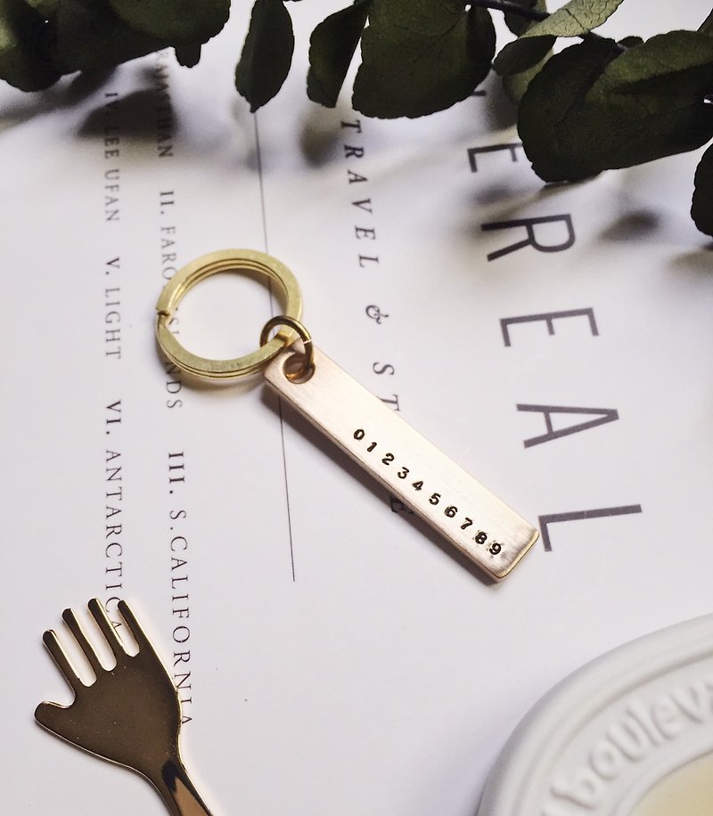 La Don  - 銅吊牌鑰匙圈 - 客製手工敲字 - 鑰匙圈/鎖匙扣 - 銅/黃銅 金色