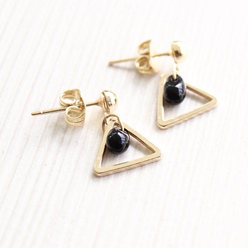 [Da Da Daily] Triangle black nature stone gold earrings - ต่างหู - โลหะ สีทอง
