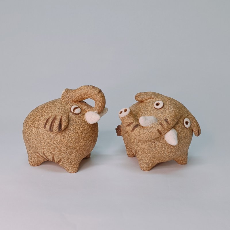 Cute elephant/ceramics/original - ของวางตกแต่ง - ดินเผา 