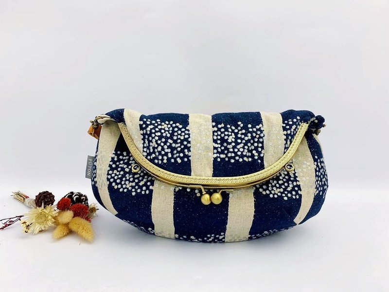 點點星空手作口金包 • 側背包 • 斜背包 20cm、25cm - 側背包/斜背包 - 棉．麻 藍色