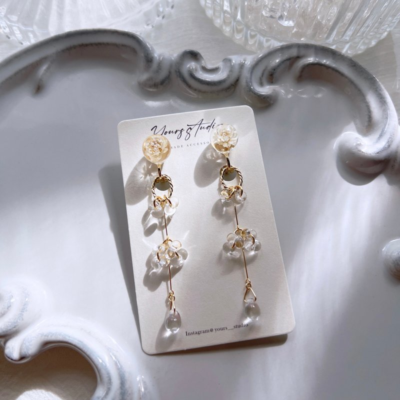 2-way flower ball earrings - ต่างหู - เรซิน สีทอง