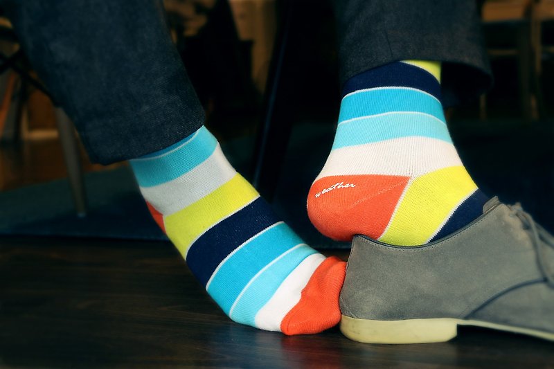 Men's Socks - Chalk & Cheese - British Design for the Modern Gentleman - ถุงเท้าข้อกลาง - กระดาษ หลากหลายสี