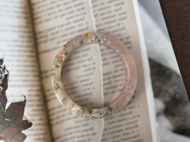 Sakura Agate Bracelet (Peach) - สร้อยข้อมือ - คริสตัล หลากหลายสี