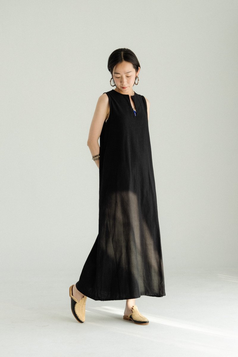 Small V-neck pure cotton long dress_black - ชุดเดรส - ผ้าฝ้าย/ผ้าลินิน สีดำ