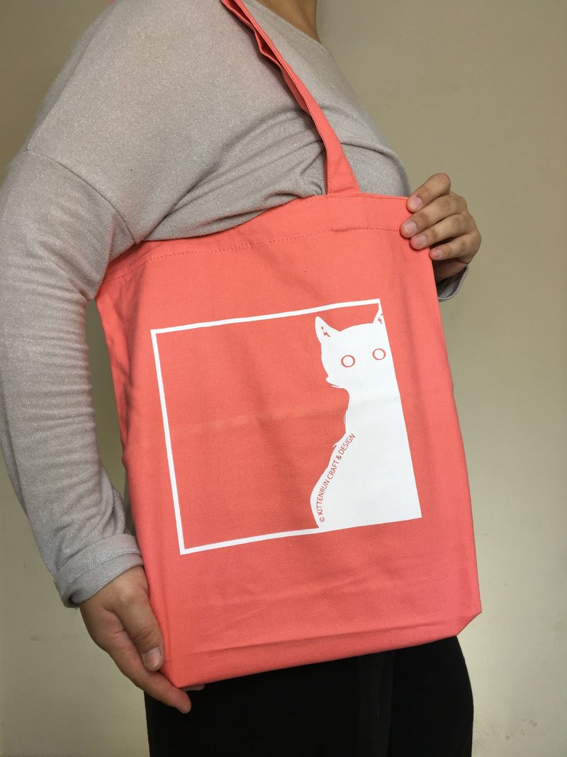 Tote shoulder bag with the peeking cat in a frame - 其他 - 棉．麻 藍色