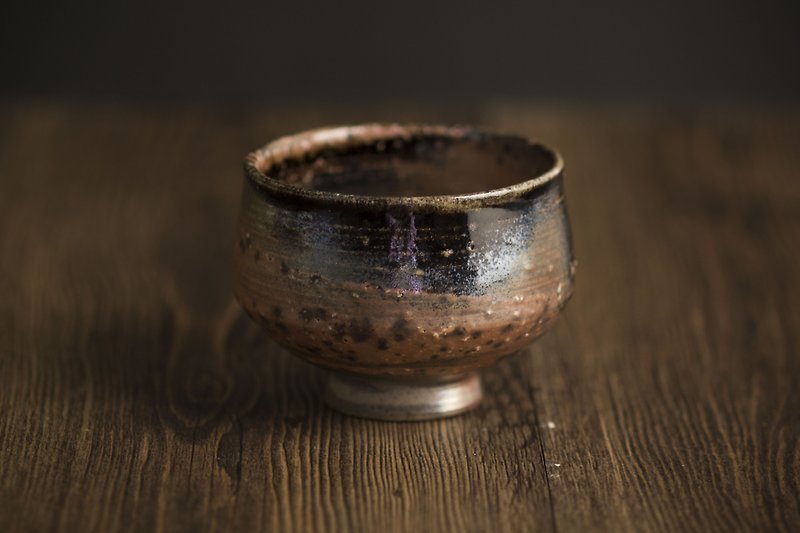 Japan Red Mikage∣Twisted tire goblet, natural falling ash wood beaker∣pottery - ถ้วย - ดินเผา สึชมพู