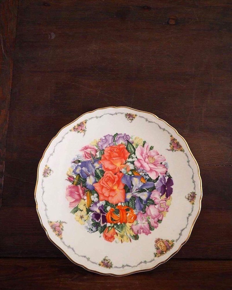 Royal Albert limited possession of Tibetan flower porcelain plate (JS) - จานเล็ก - เครื่องลายคราม หลากหลายสี