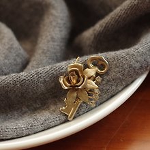 Vintage brown rhinestones brooch pin. B413 - Shop Damn Good Vintage  Brooches - Pinkoi
