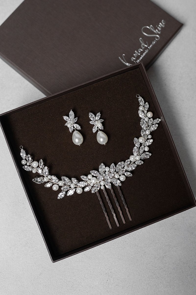 Shiny cubic zirconia pearl bridal jewelry set, Wedding hair wreath and earrings - 髮飾 - 貝殼 白色