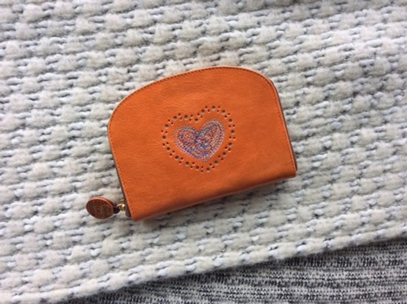 Pinkoi 代購 -  刺繡皮革錢包「HEART」亮橘色（牛皮）圓形拉鍊型迷你❤︎ - 錢包/皮夾/長短夾 - 真皮 