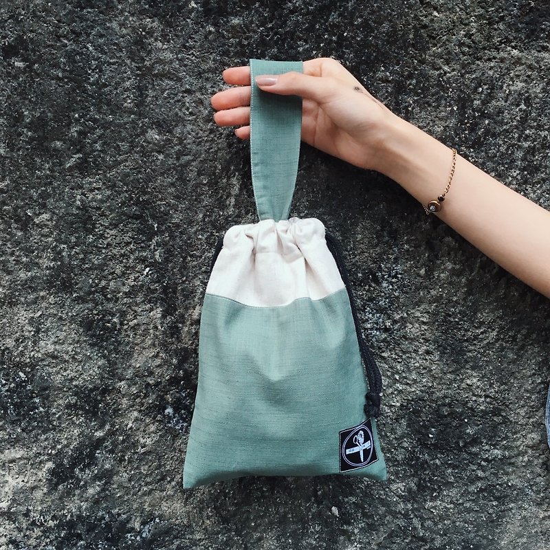Drawstring tote bag / slub cotton green - กระเป๋าถือ - ผ้าฝ้าย/ผ้าลินิน สีเขียว