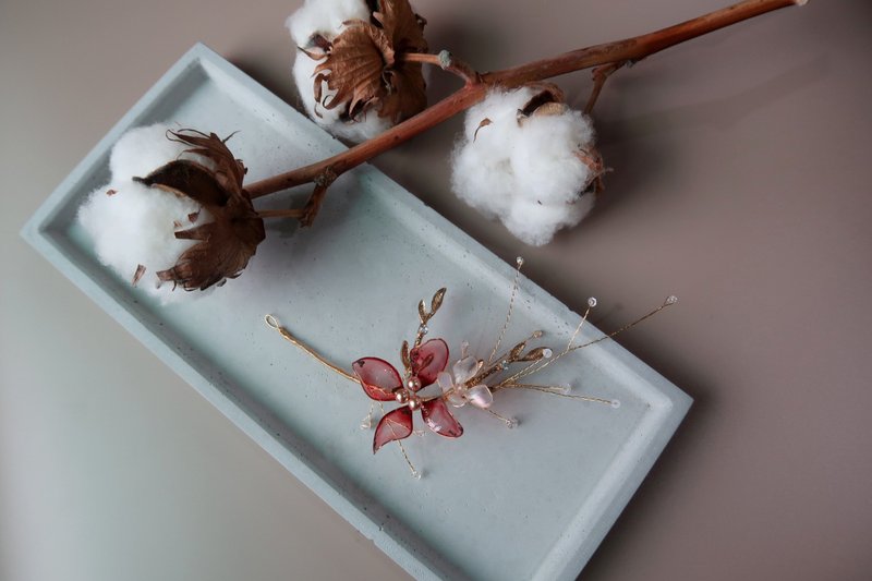 永恆- 手作水晶花樹脂飾品 新娘手作頭飾 水晶花配飾 - 耳環/耳夾/耳骨夾 - 樹脂 紅色