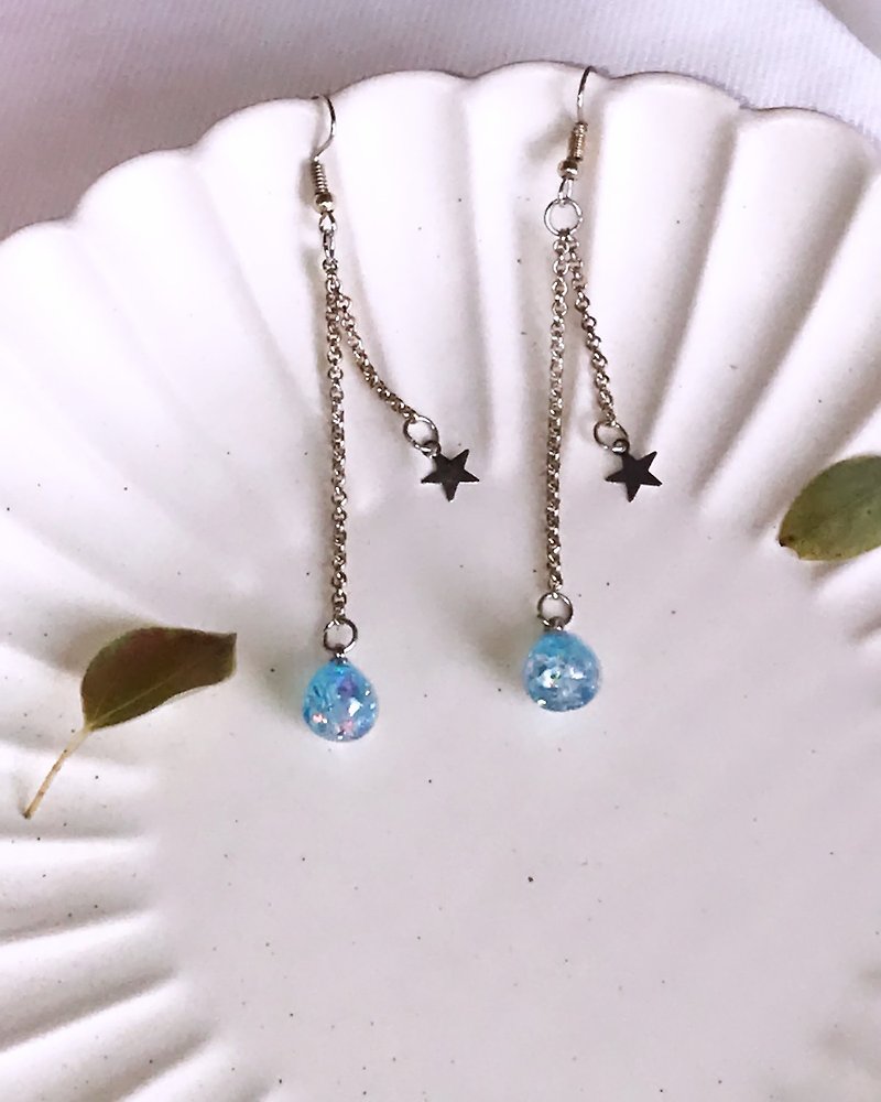 Starry sky water drop earrings - Earrings & Clip-ons - Resin Blue