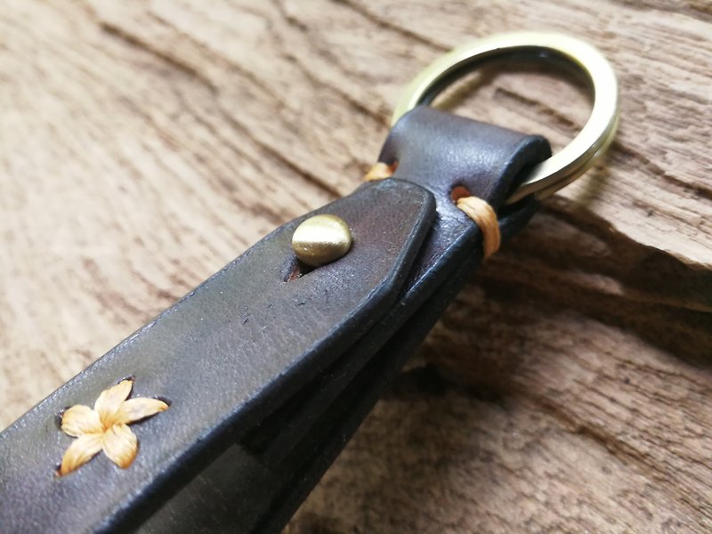 Keystrap#Dock Bhud 2 (Gardenia)/ Key chain/ Key ring/ Leather strap / Leathercraft/ handmade designed  keyholder - Keychains - Genuine Leather Brown