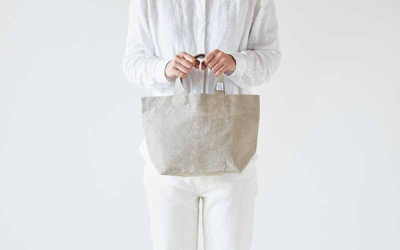 Linen canvas tote bag (S) - กระเป๋าถือ - ผ้าฝ้าย/ผ้าลินิน สีกากี