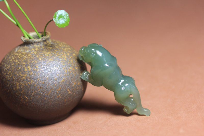 【虎符】虎符/天然和田玉手玩件/小擺件/手把件/珠寶飾品 - 擺飾/家飾品 - 玉石 綠色