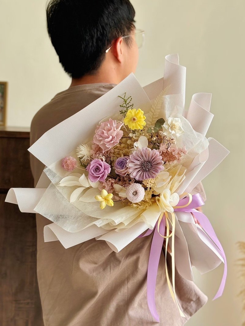 Purple eternal bouquet Valentine's Day bouquet - ช่อดอกไม้แห้ง - พืช/ดอกไม้ สีม่วง