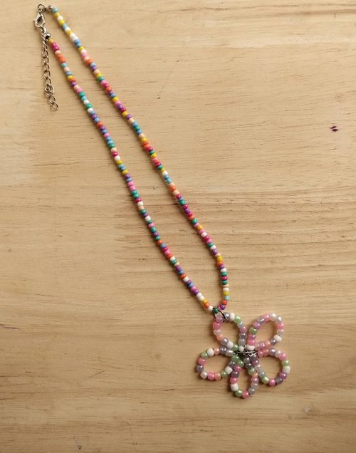 手作りガラスビーズ花ネックレス、パステルカラー（ピンク花