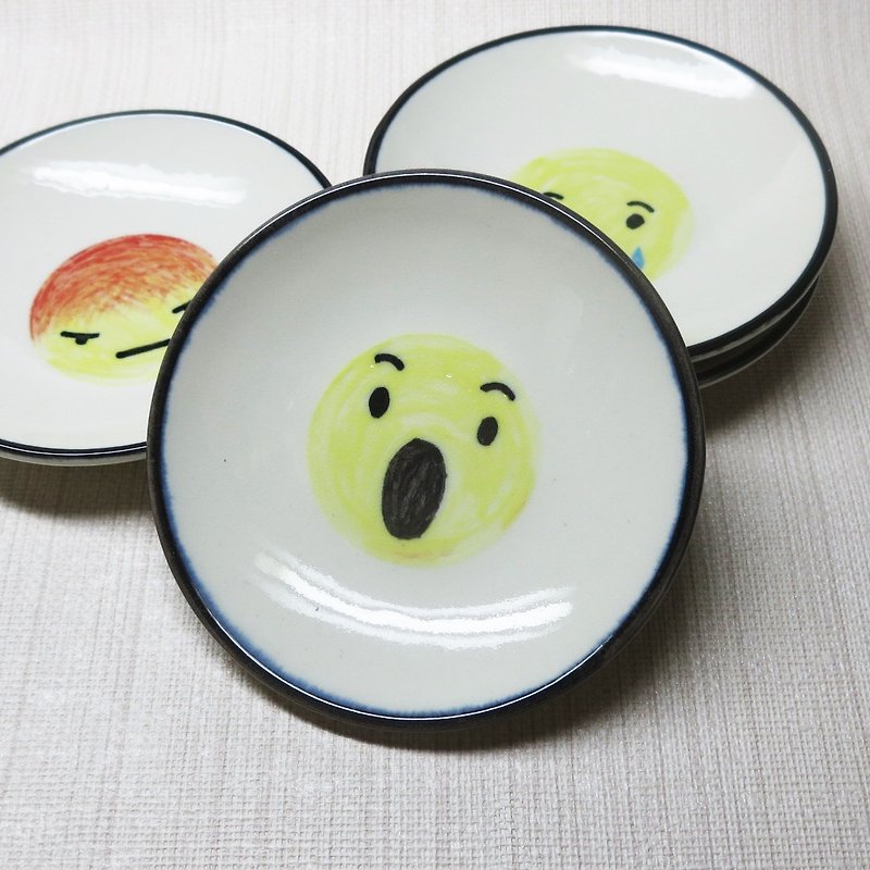 [Painted Series] Emoji Small Dish (Surprise) - Small Plates & Saucers - Porcelain Yellow