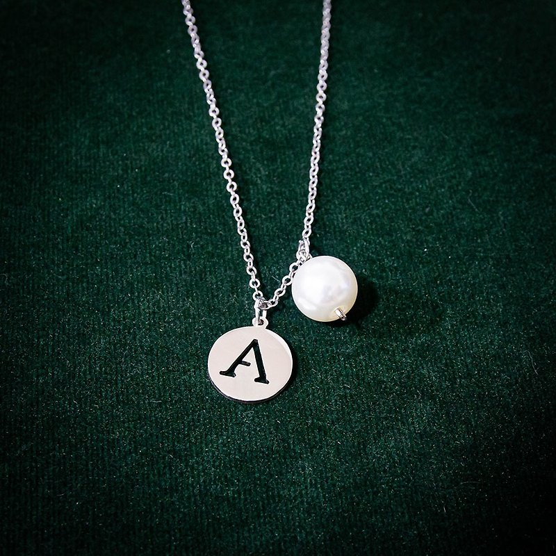 Custom name necklace 1 monogram in round pendant with white pearl