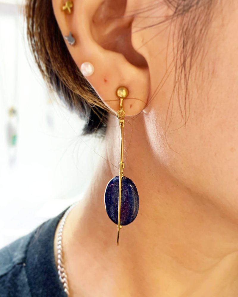 Brass large lap + drooping lapis lazuli ore copper earrings _ free modification to clip earrings - Earrings & Clip-ons - Stone Blue