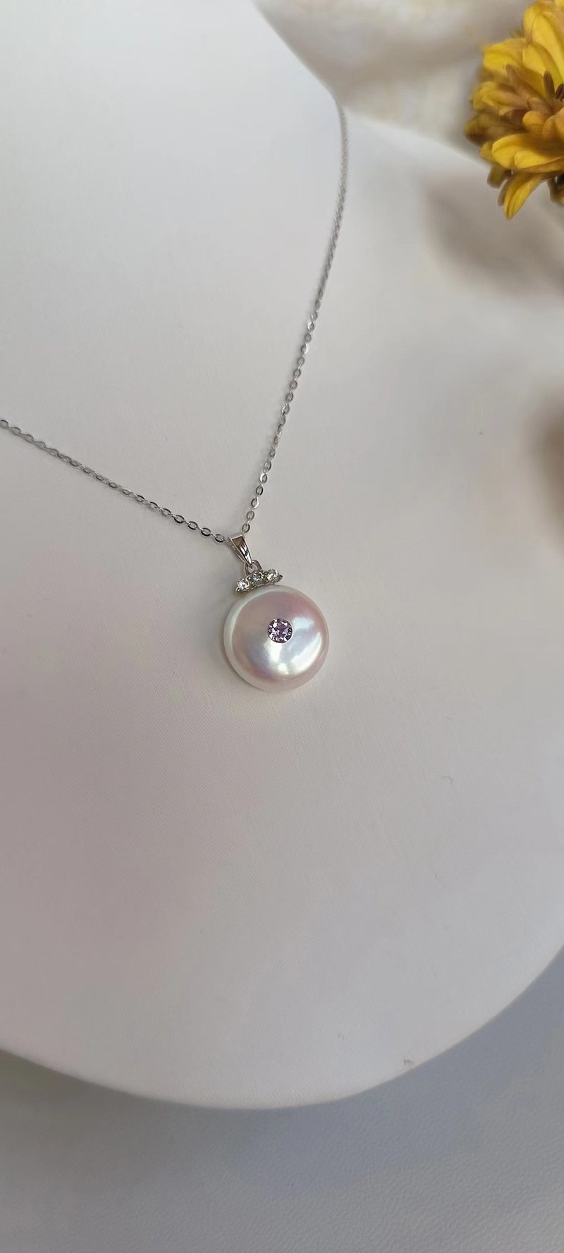 Yuan Desig natural baroque button shaped aurora quality pearl necklace Silver chain niche versatile - Necklaces - Pearl White