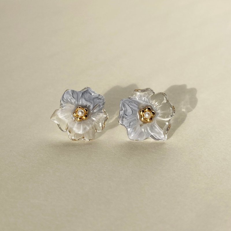 Marble flower pearl earrings/ Clip-On(blue) - Earrings & Clip-ons - Resin Blue