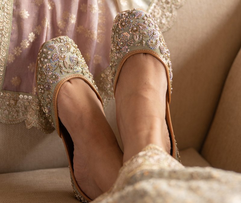 【浮光翠】印度風情/綠灰底色/手工釘珠刺繡鞋 - 女休閒鞋/帆布鞋 - 真皮 卡其色