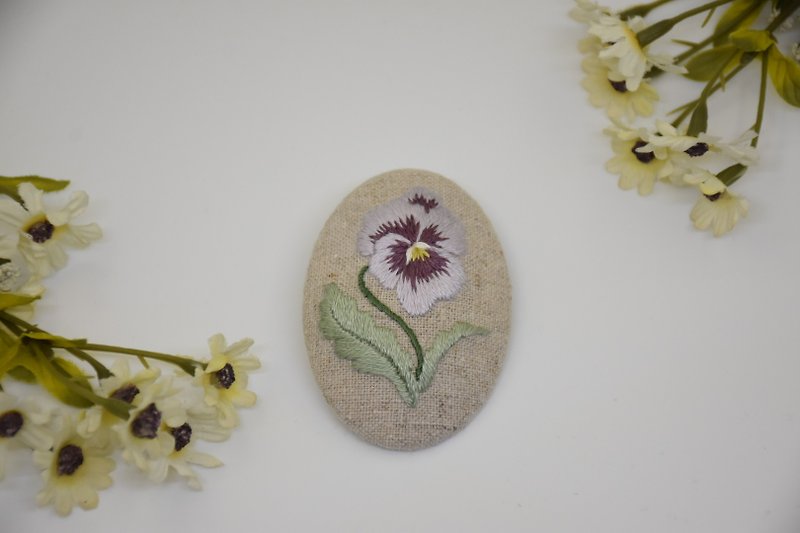 Embroidery brooch Violet orchid