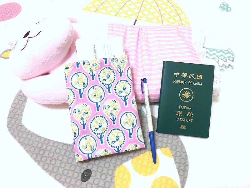 Nordic flowers. Tree 2C / can accommodate tickets. Cards. Documents. Pen passport sets. Clips (with buckle / no buckle) - Passport Holders & Cases - Cotton & Hemp Pink