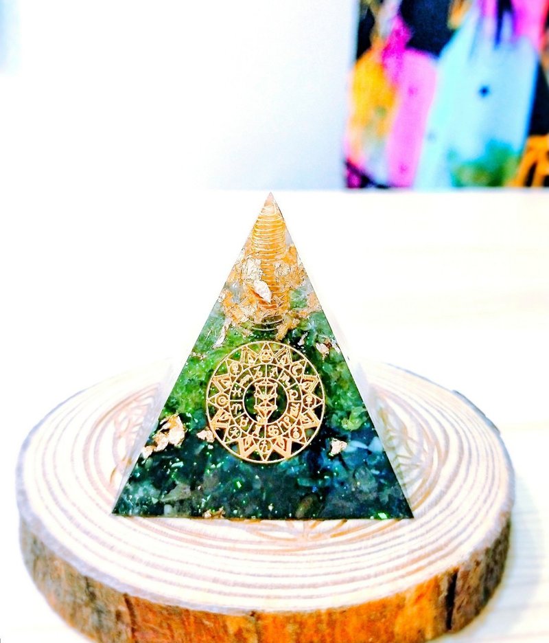 奧剛水晶金字塔-穩穩鑽 - 擺飾/家飾品 - 水晶 