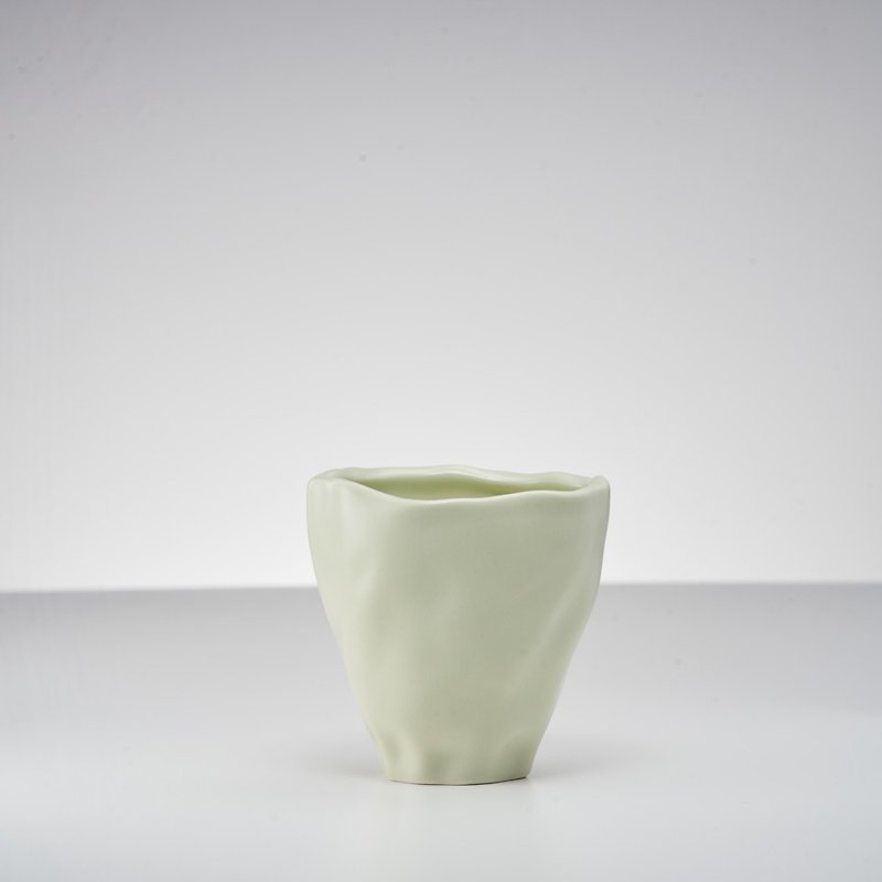 Blooming│Blooming tea cup_water cup (light green/bud) - Cups - Porcelain Green
