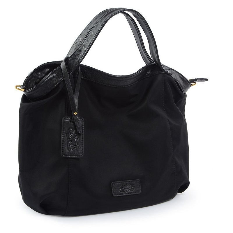 La Poche Secrete : Lightweight bag for jumping girls - lightweight nylon _ hand shoulder _M black - กระเป๋าแมสเซนเจอร์ - วัสดุกันนำ้ สีดำ