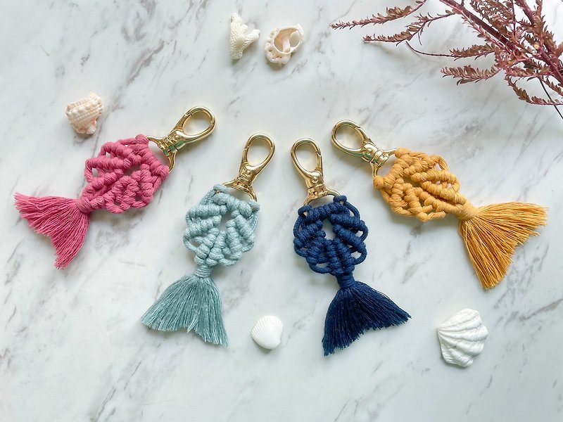 Macrame編織 小魚兒 吊飾 鑰匙圈 多色 - 鑰匙圈/鎖匙扣 - 棉．麻 藍色