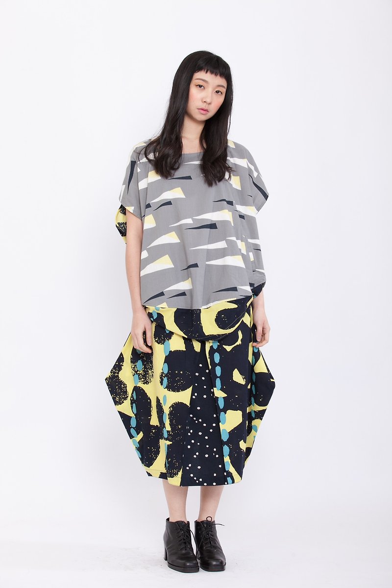 Sichuan round of circular geometric shirt _ silver snow Kawagawa _ fair trade - เสื้อผู้หญิง - ผ้าฝ้าย/ผ้าลินิน สีเทา