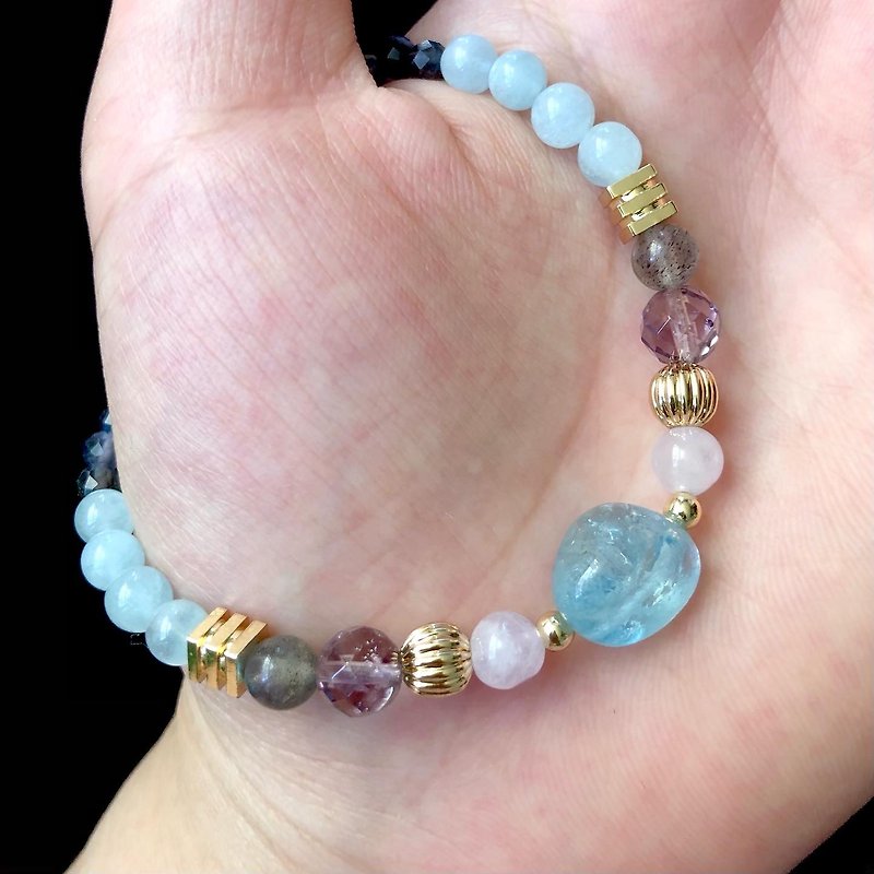 Cinderella - Aquamarine/Amethyst/Labradorite/Iolite/14k gold plated/Crystal - Bracelets - Crystal Blue
