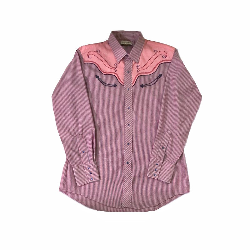 • Love the first brand•Vintage Western Shirt