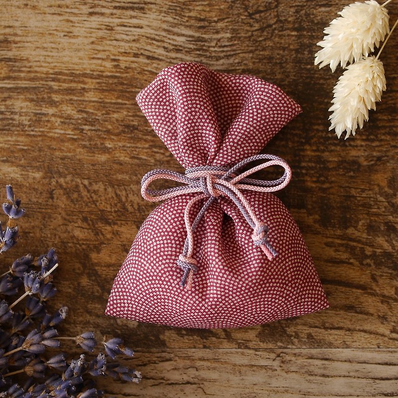 着物　匂い袋　幸せを呼ぶ小物　青海波文 - 香氛/精油/擴香 - 棉．麻 紫色