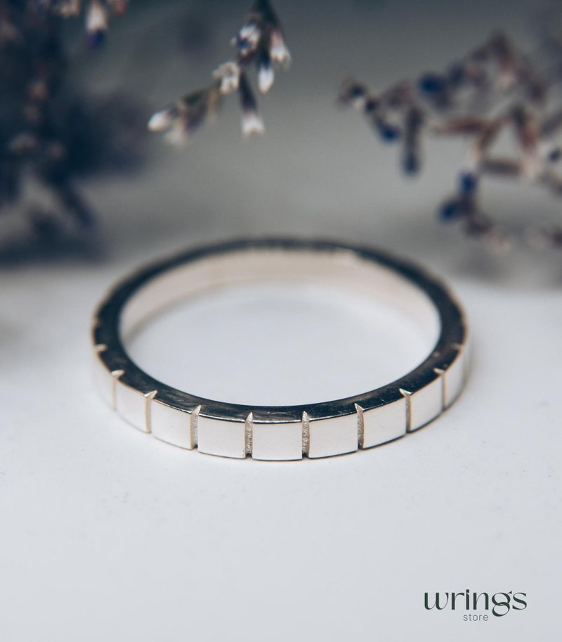 Simple Silver Wedding Band with Notches Minimalist Style Unisex Promise Ring - แหวนทั่วไป - เงินแท้ สีเงิน