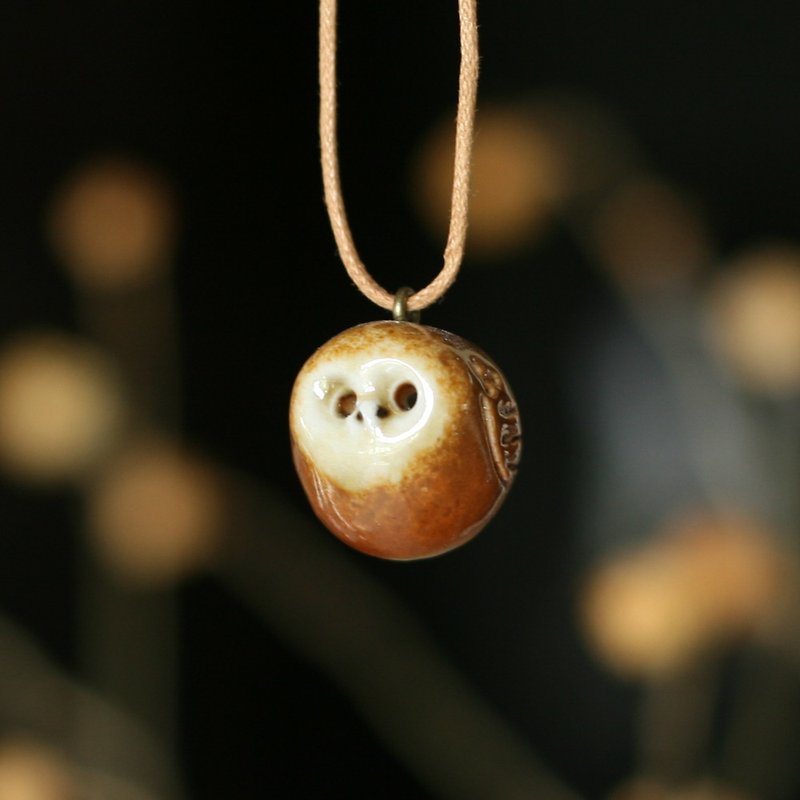 Firewood Pottery Oil Necklace White Apple Face Owl