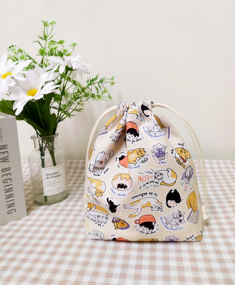 Jifu series three-dimensional drawstring pocket/travel storage bag/universal dustproof bag/daily cat style - กระเป๋าหูรูด - ผ้าฝ้าย/ผ้าลินิน สีกากี