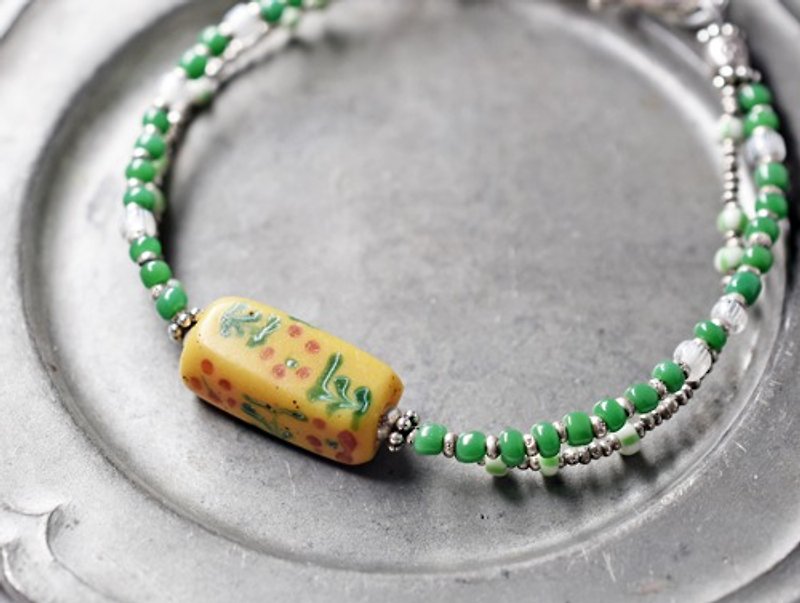 Venetian antique beads forget-me-not, green beads and Karen Silver double breath - สร้อยข้อมือ - แก้ว 